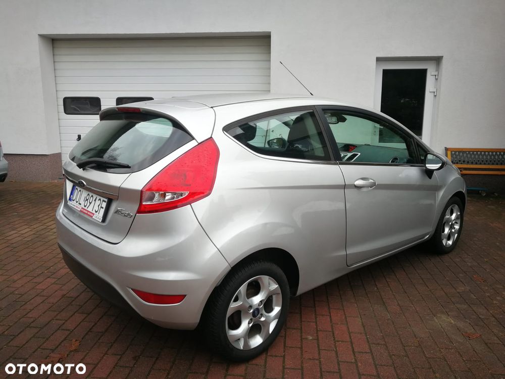 Ford Fiesta 1.25 Titanium - 10