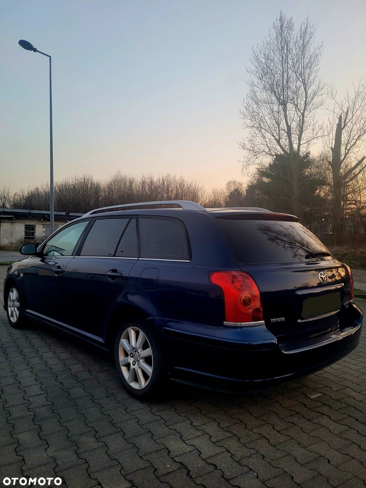 Toyota Avensis - 1