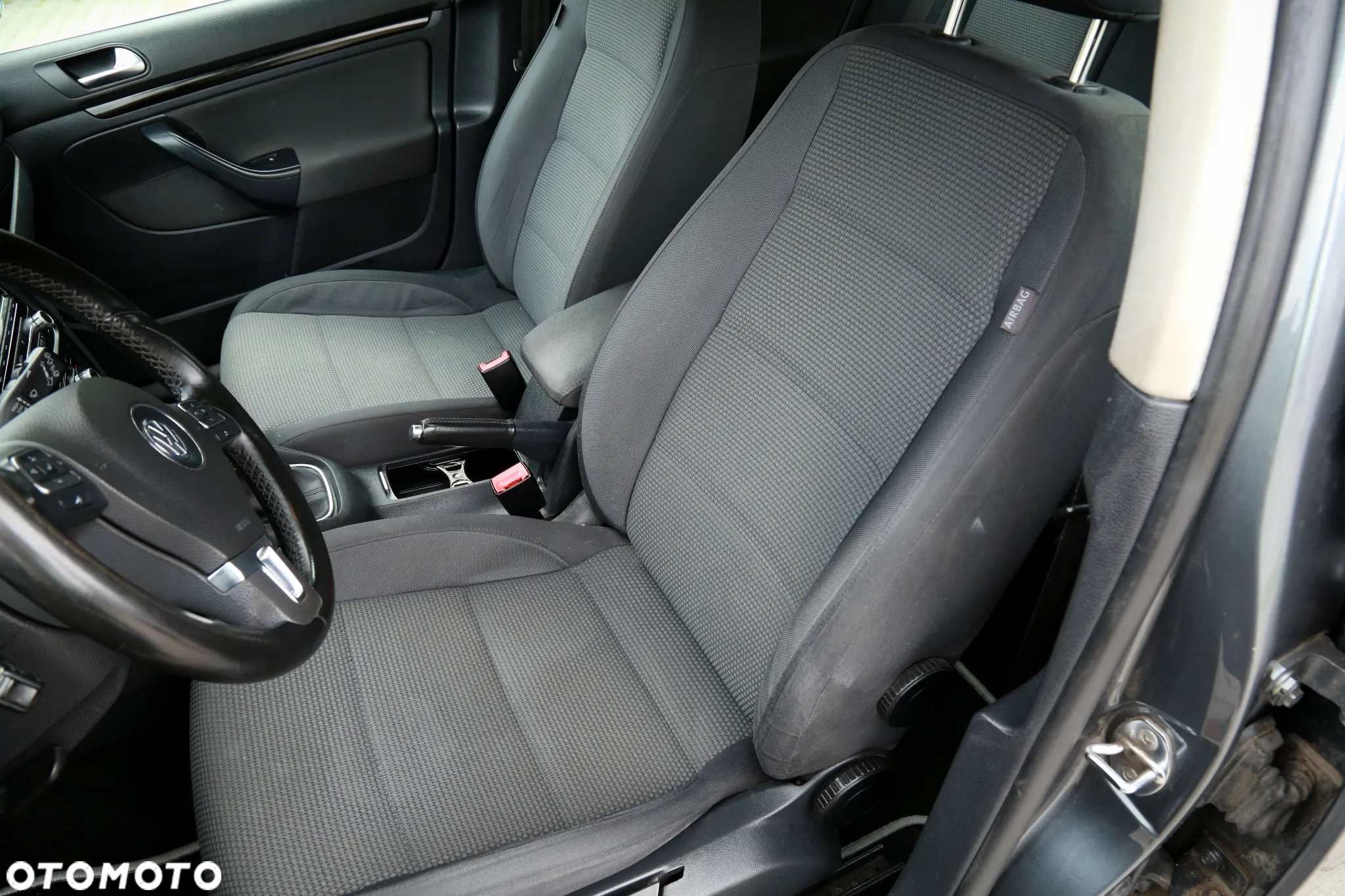 Volkswagen Golf 1.6 TDI DPF Comfortline - 15