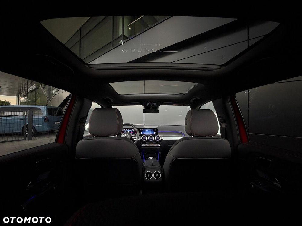 Mercedes-Benz GLB - 27