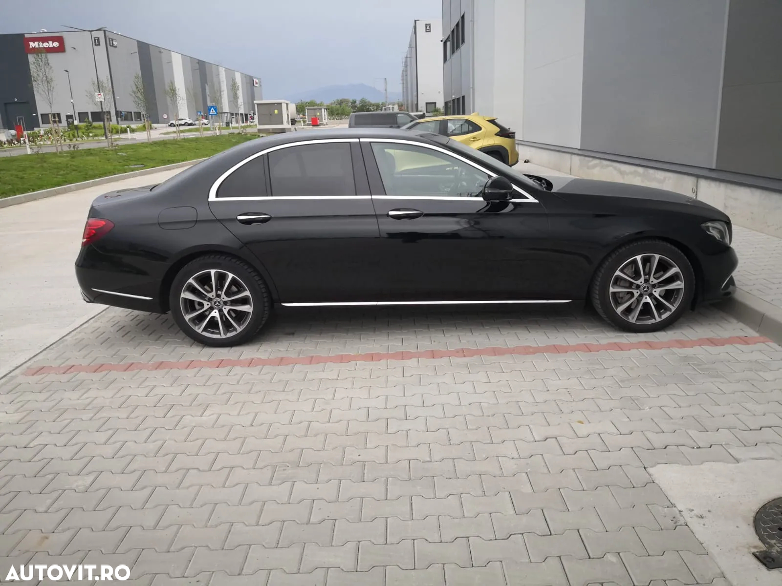 Mercedes-Benz E 220 d 4MATIC Aut. - 11