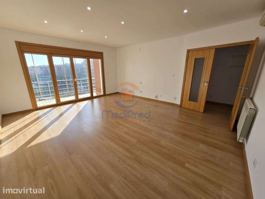 Apartamento T3 c/ 4 Parqueamentos e Arrecadação | Colinas do Cruzei... - Grande imagem: 4/29