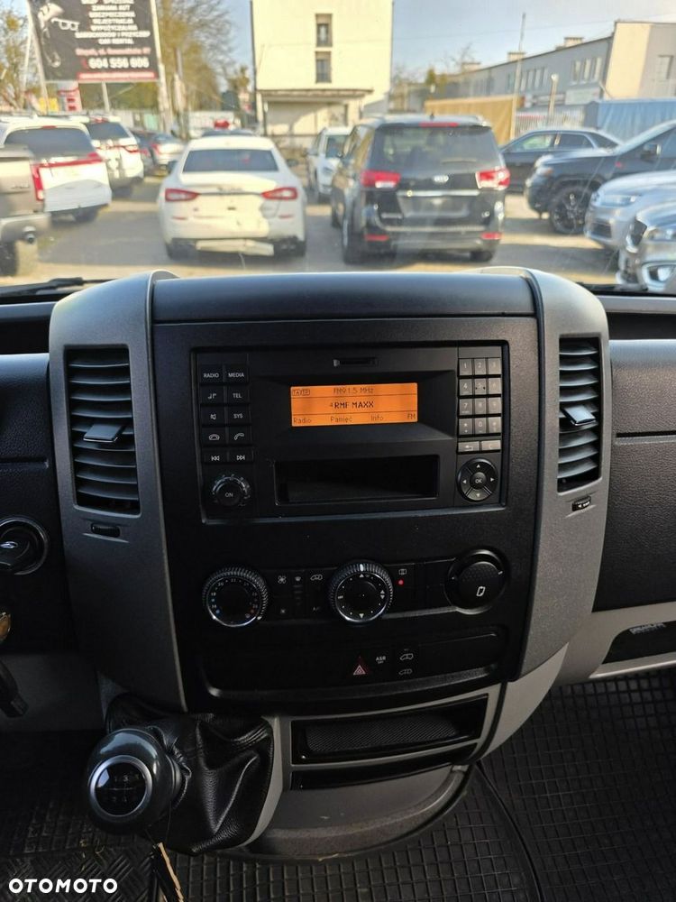 Mercedes-Benz Sprinter - 16