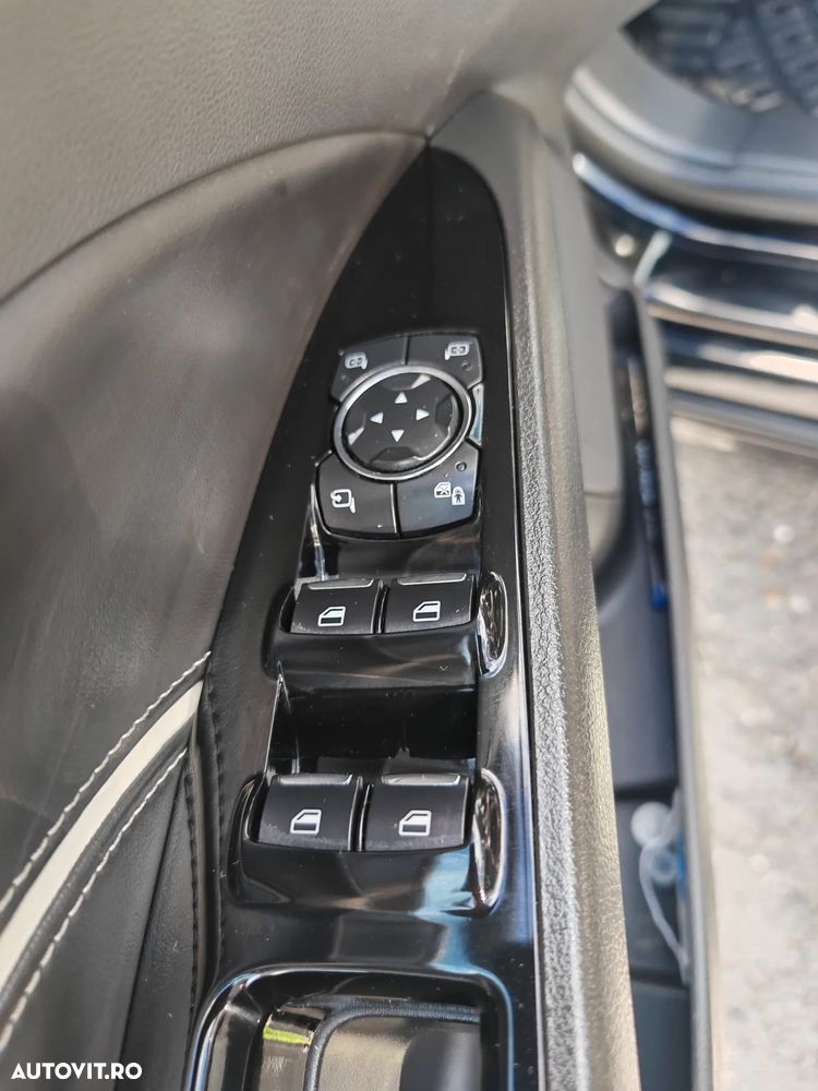 Ford Mondeo 2.0 HEV Vignale - 12
