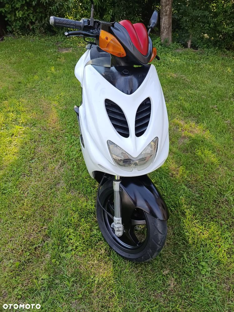 Yamaha Aerox - 10