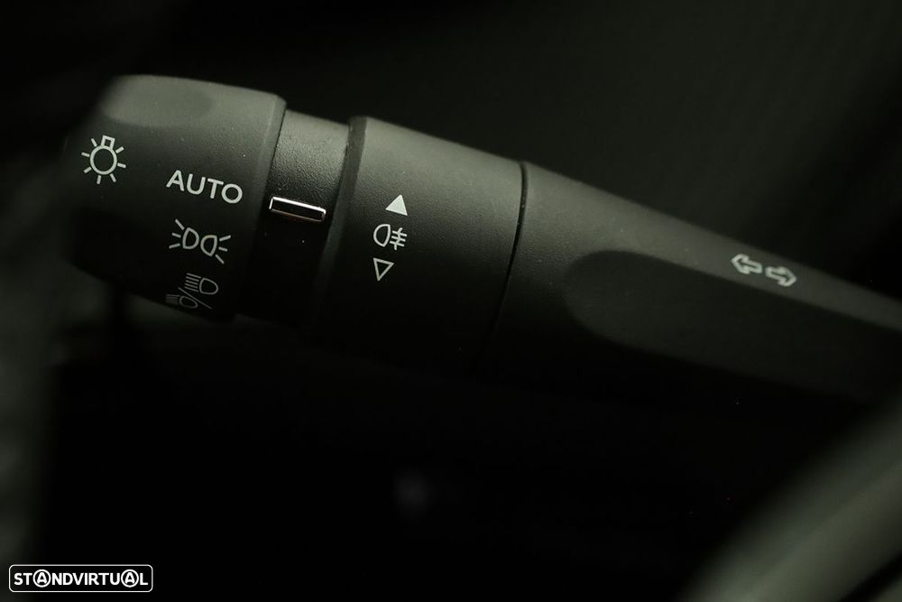 Peugeot 2008 1.2 PureTech Allure - 17
