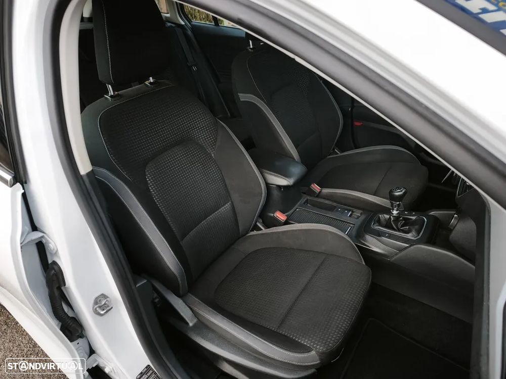 Ford Focus SW 1.5 EcoBlue S&S TITANIUM DESIGN - 18