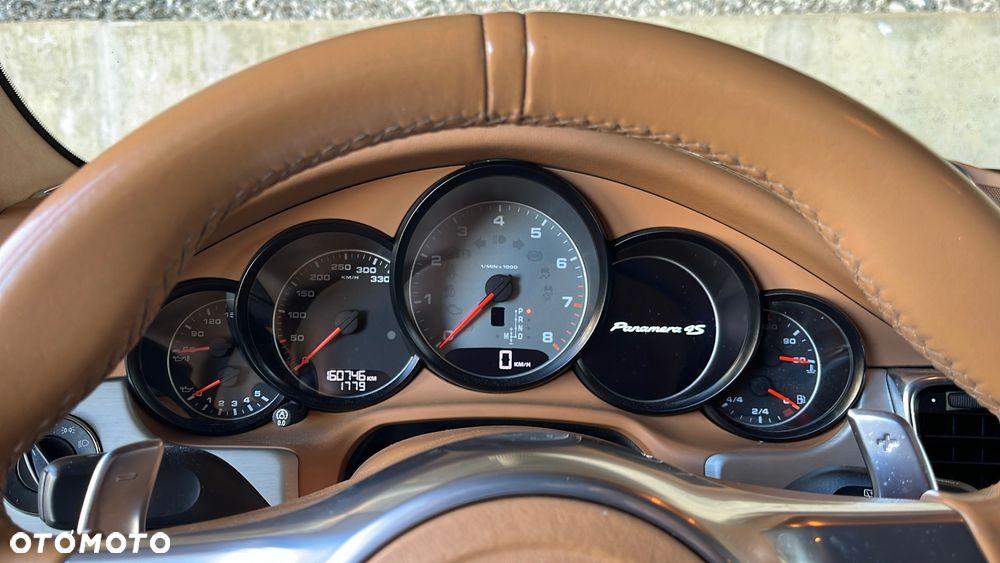 Porsche Panamera 4S PDK - 9