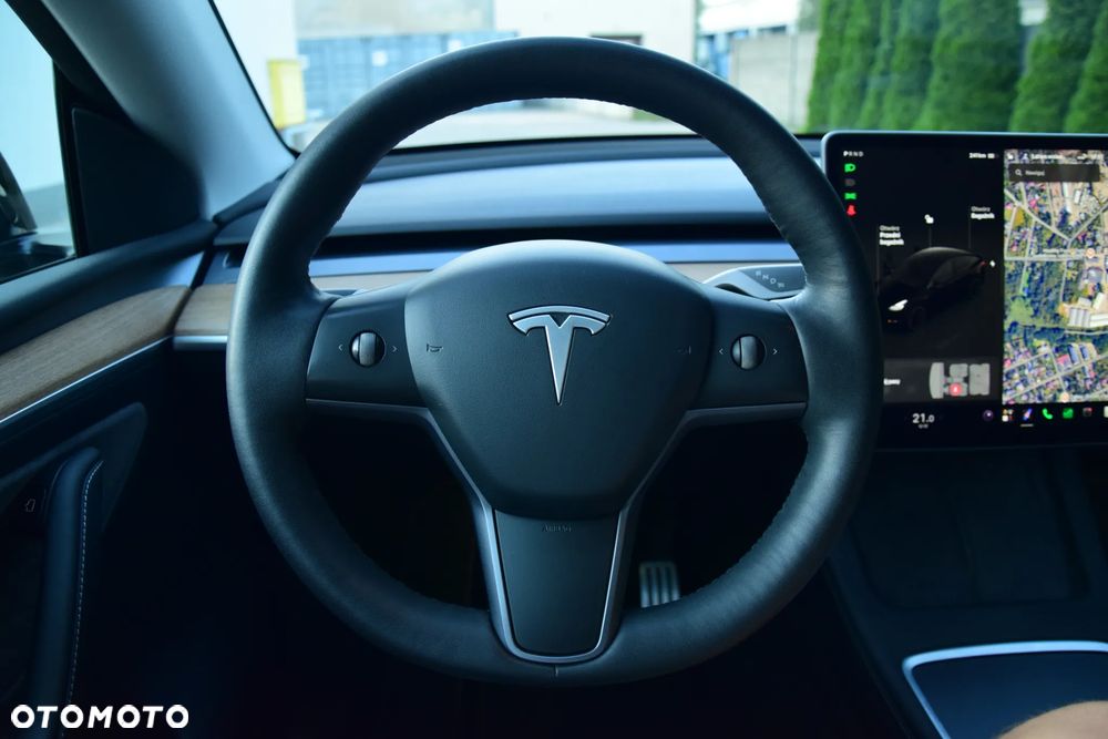 Tesla Model Y - 34