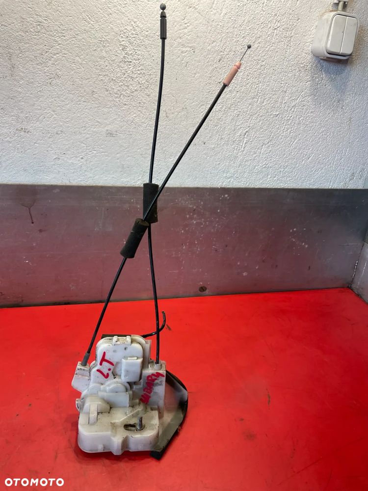 ZAMEK DRZWI LEWY TYŁ TYLNY SUBARU FORESTER 3 III - 2