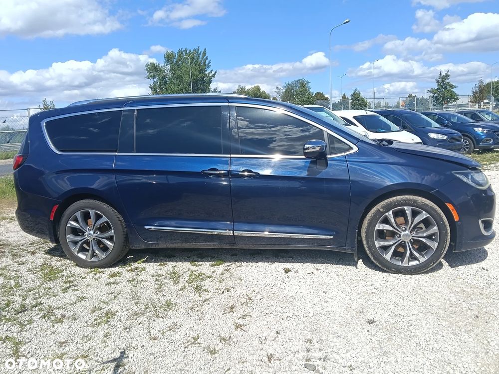 Chrysler Pacifica - 7
