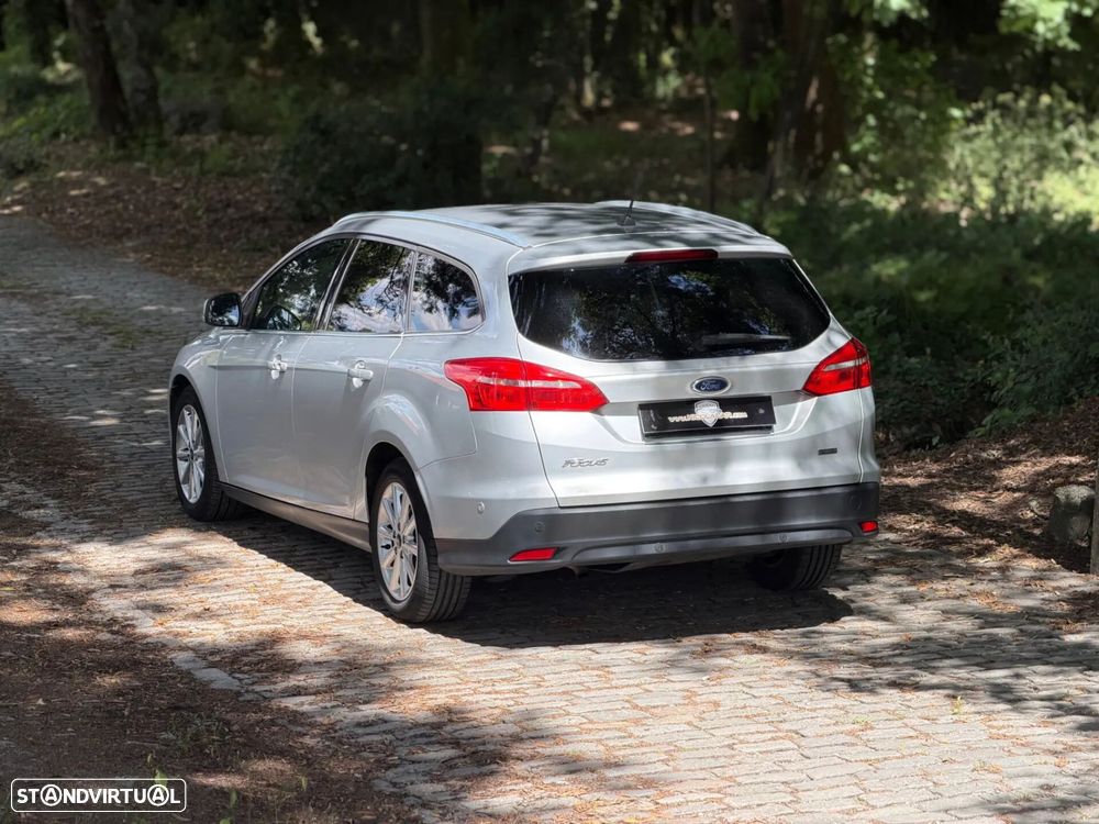 Ford Focus SW - 33