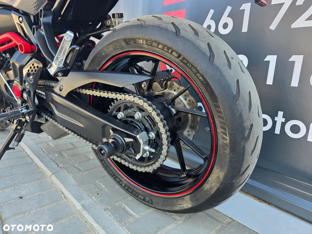 Yamaha MT - 7