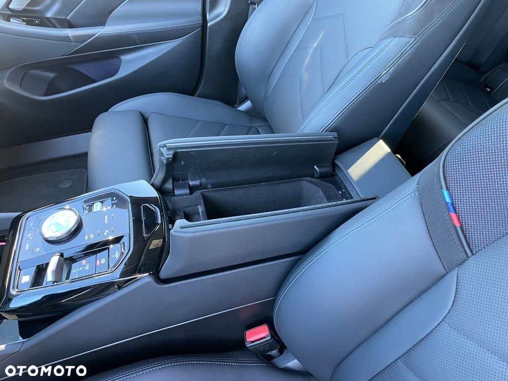 BMW Seria 5 520d xDrive mHEV M Sport - 38