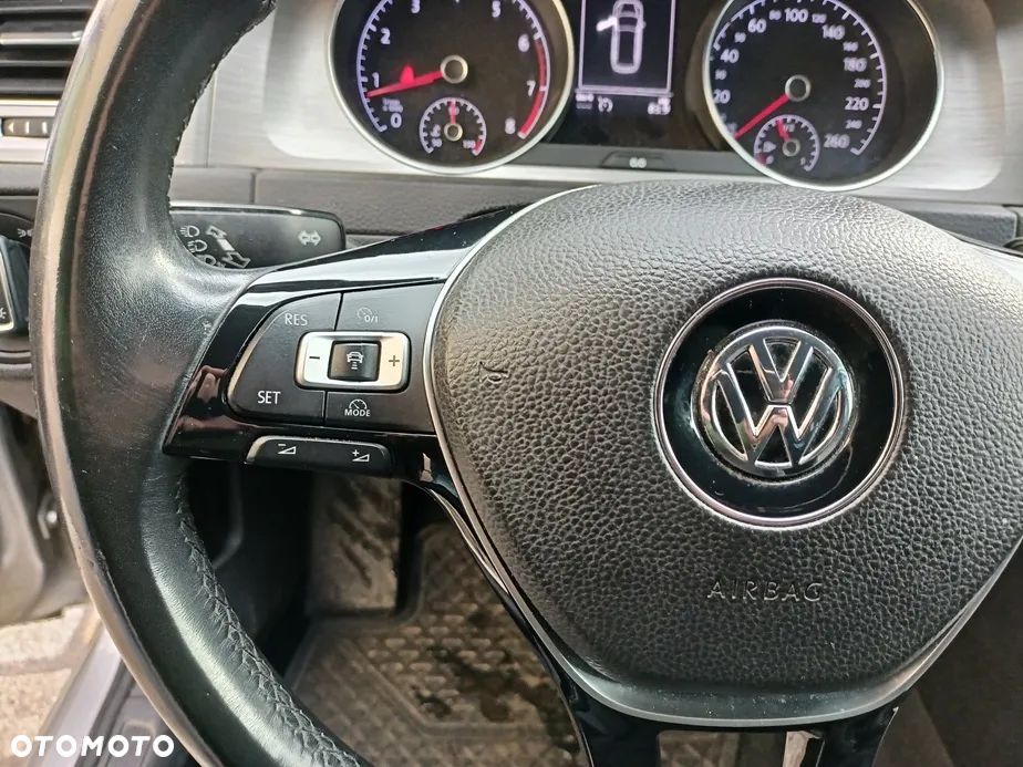 Volkswagen Golf 1.4 TSI Sound - 17