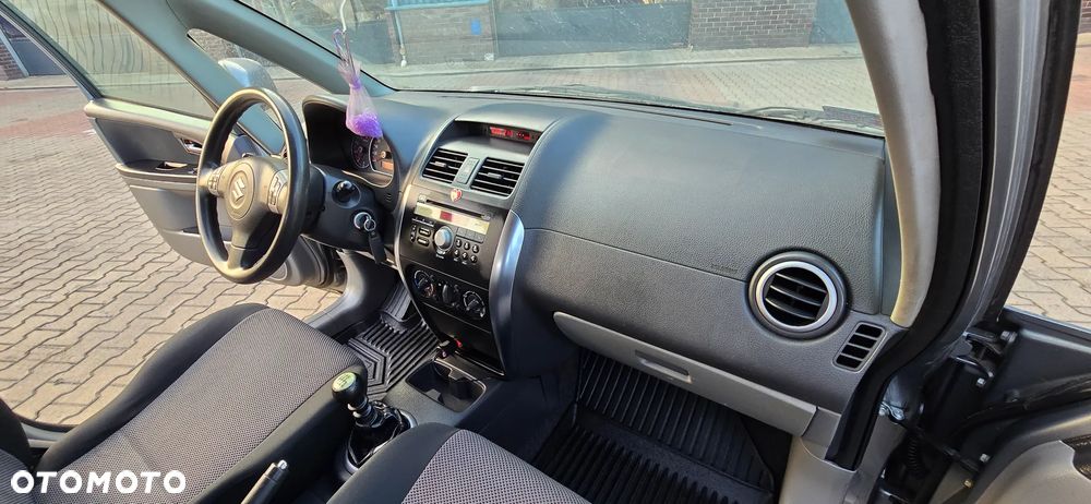 Dodge Caliber - 12