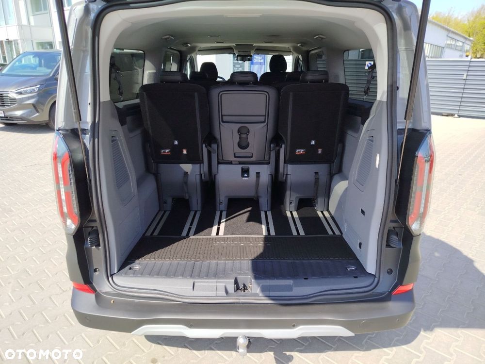 Ford Tourneo Custom - 14