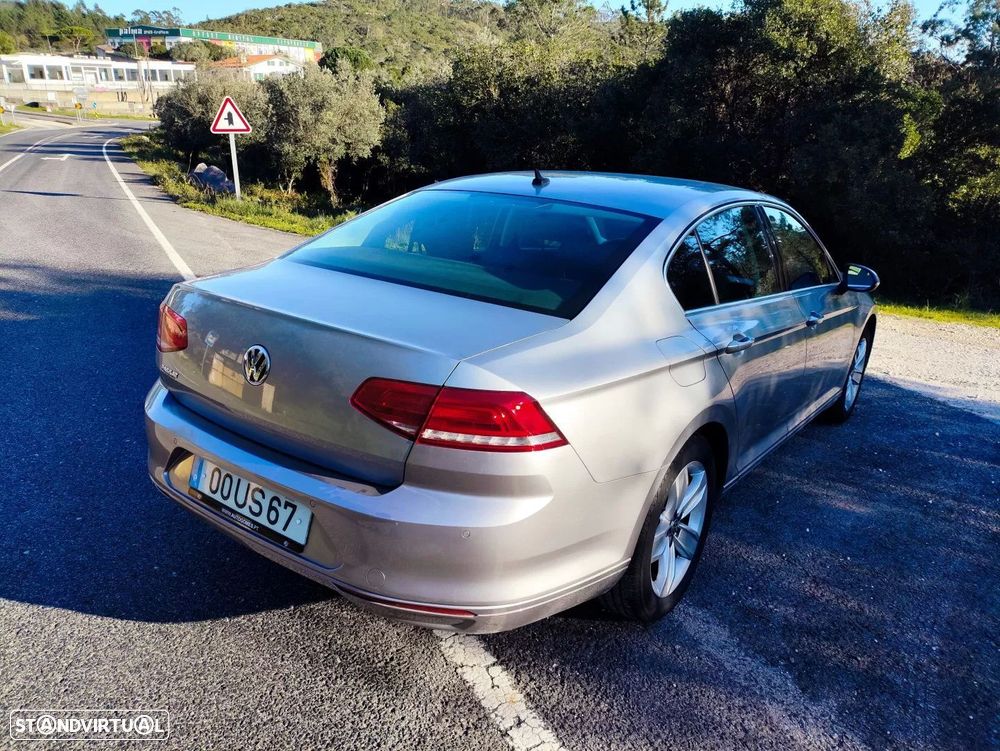 VW Passat 1.6 TDI Confortline DSG - 8