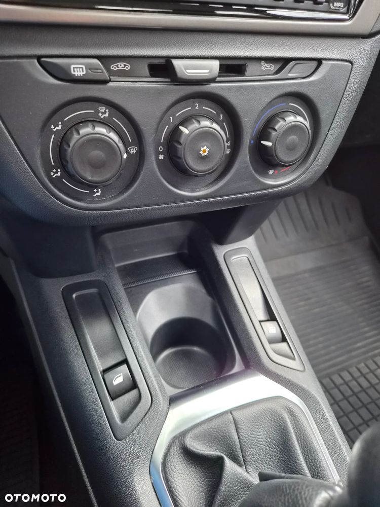 Peugeot 301 1.2 Pure Tech Active - 7