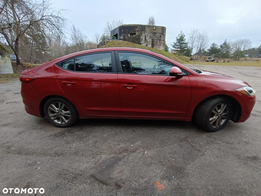 Hyundai Elantra - 5