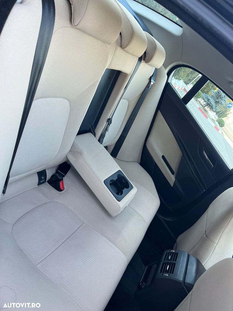 Jaguar XE - 5