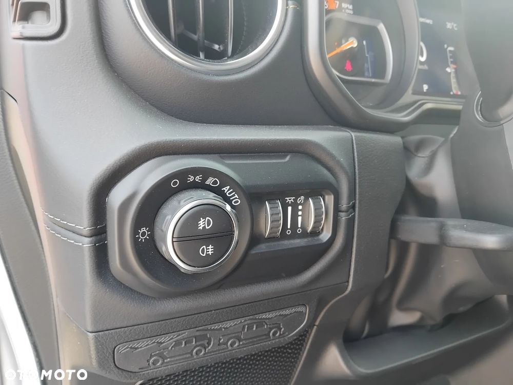 Jeep Wrangler Unlimited GME 2.0 Turbo Sahara - 14