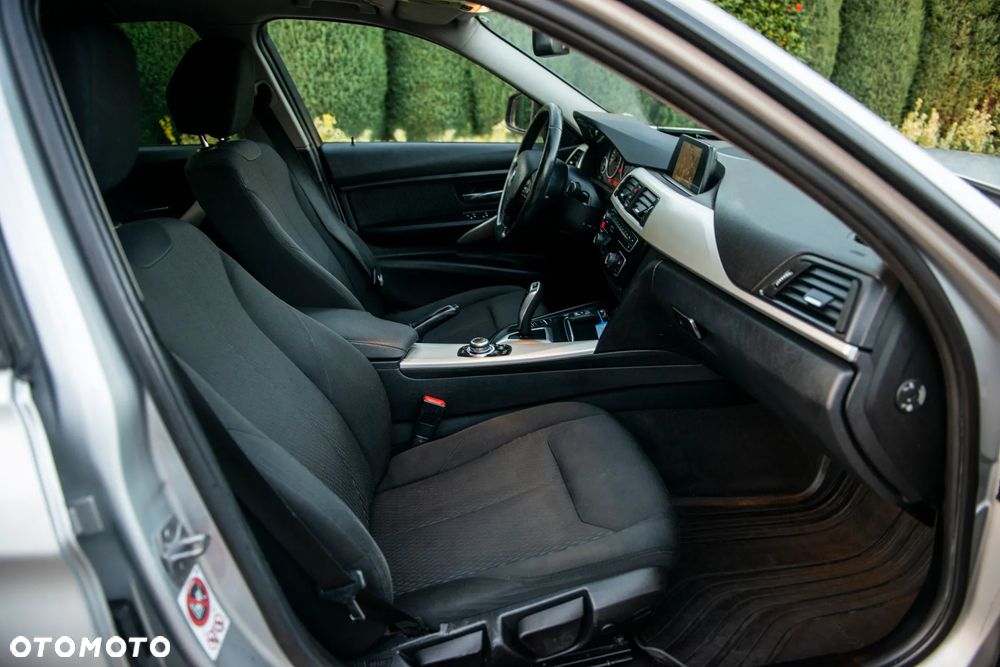 BMW Seria 3 320d DPF Edition Fleet - 38