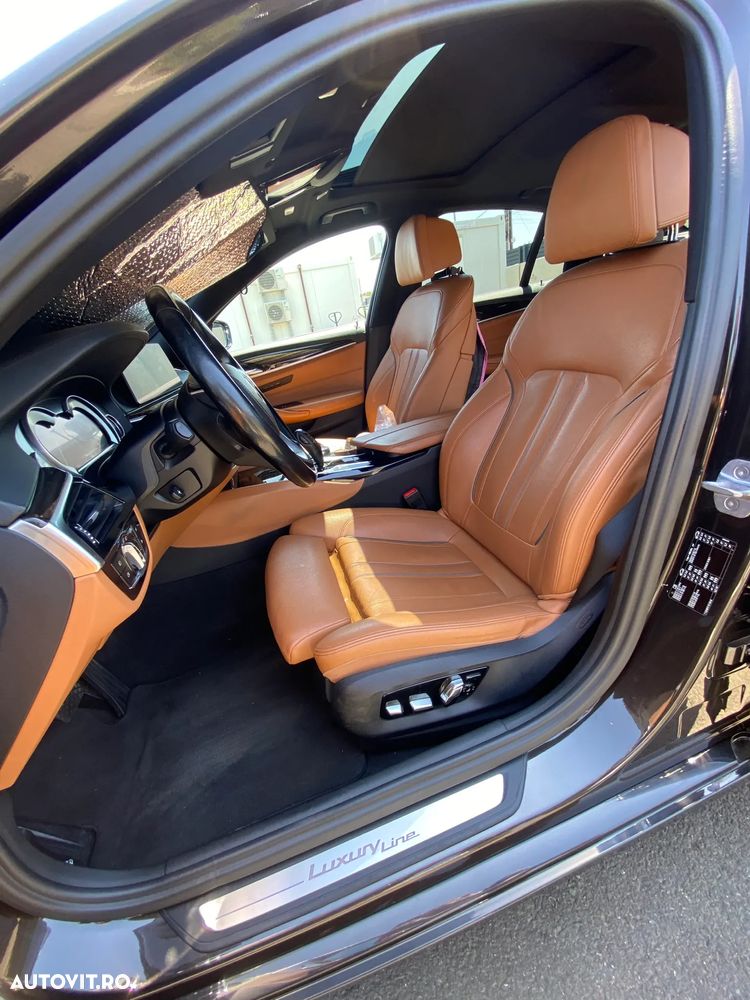 BMW Seria 5 520d Aut. Luxury Line - 7