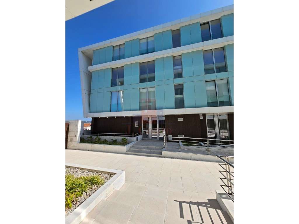 Apartamento T2 Novo com Vista para a Baía de São Martinho do Porto - Grande imagem: 2/23