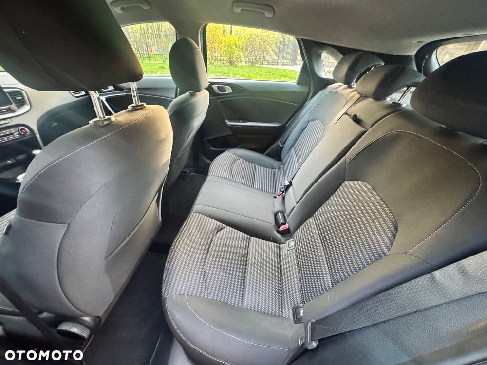 Kia Ceed 1.6 CRDi Eco-Dynamics+ (48V Mild-Hybrid) Platinum Edition - 19