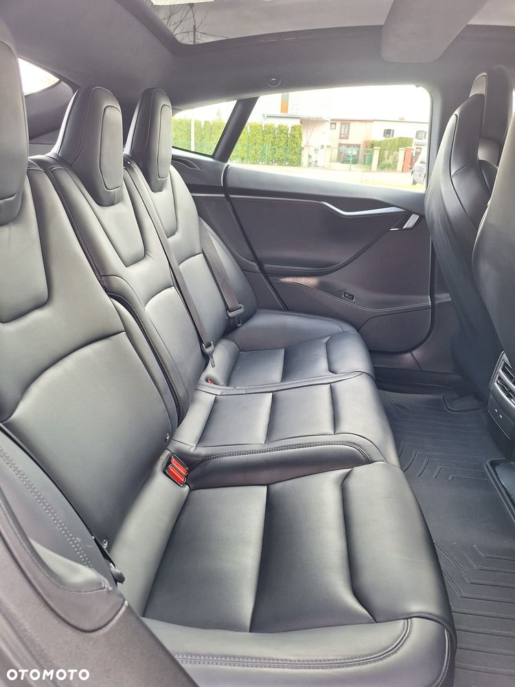 Tesla Model S - 17