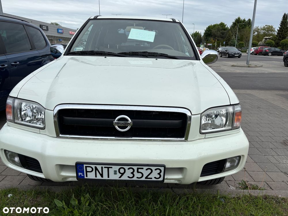 Nissan Pathfinder - 2