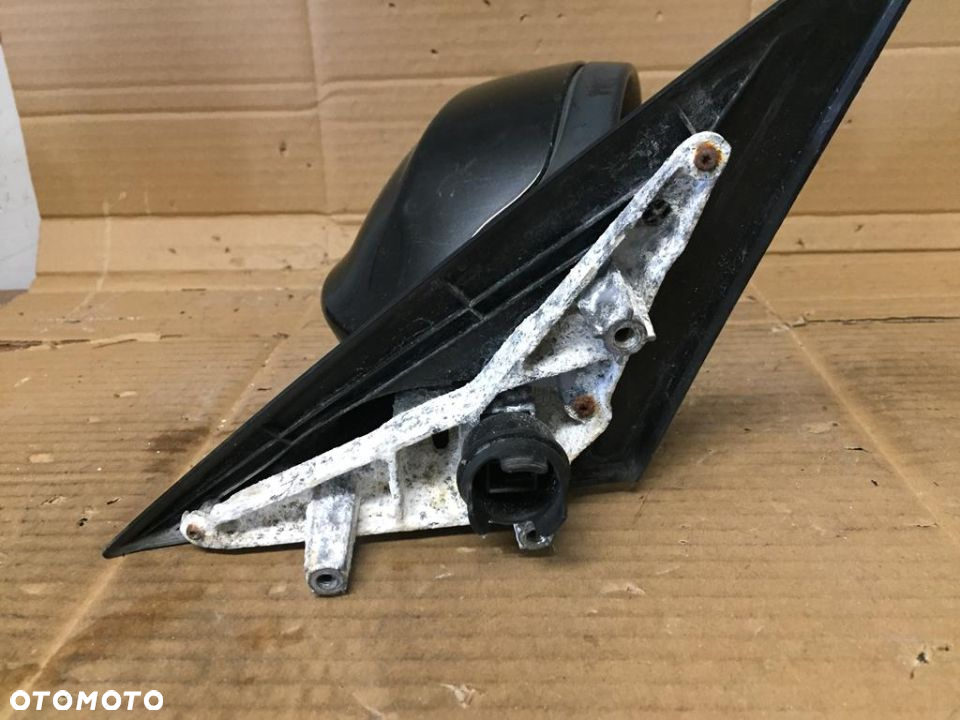 #LUSTERKO PRAWE 5 PIN BMW E90 E91 SCHWARTZ 2 - 4