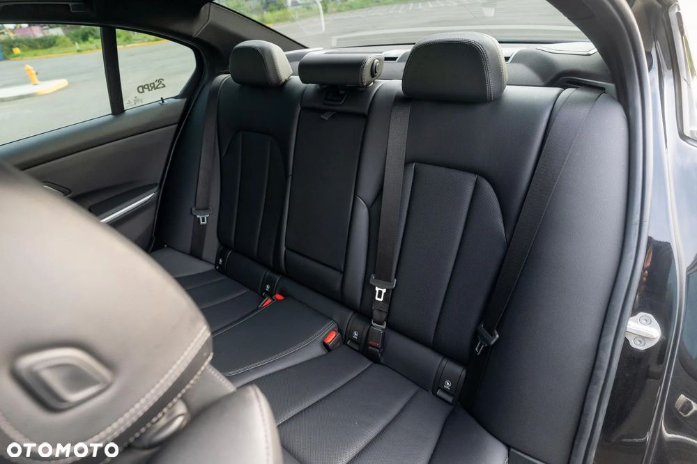 BMW Seria 3 - 32