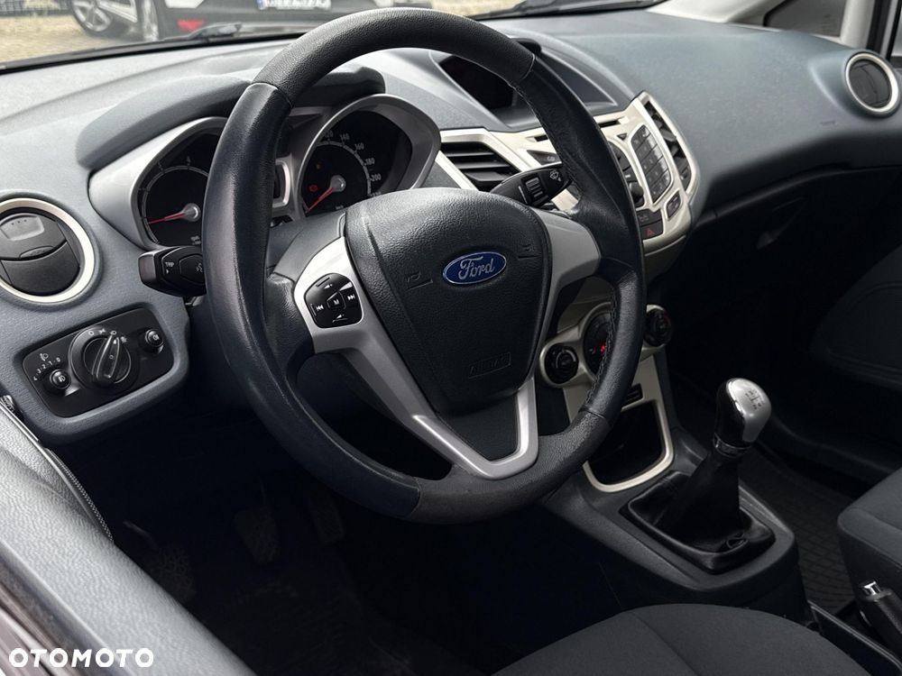 Ford Fiesta 1.25 Ghia - 9