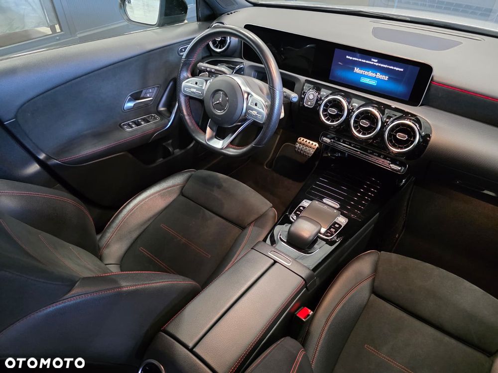 Mercedes-Benz Klasa A 220 4-Matic AMG Line 7G-DCT - 26