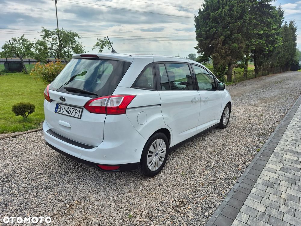Ford Grand C-MAX - 13