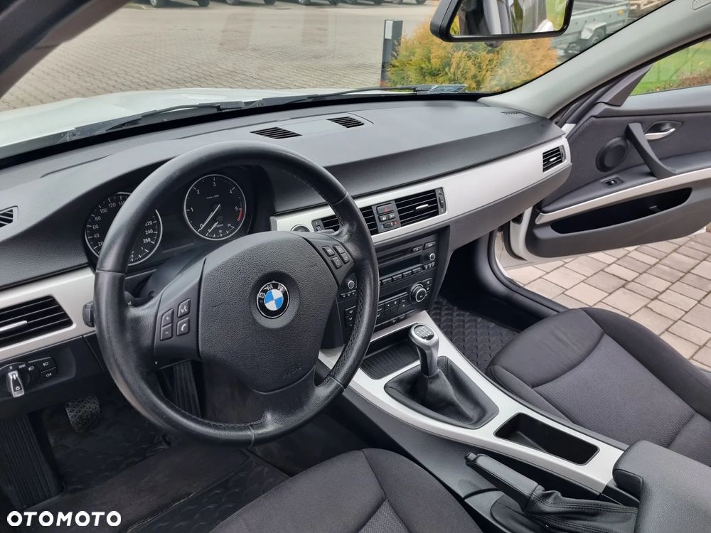 BMW Seria 3 320d xDrive - 5