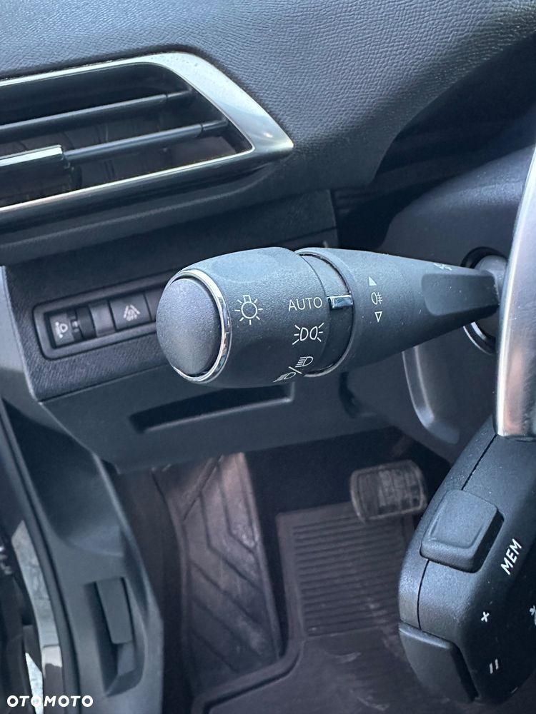 Peugeot 3008 1.2 PureTech Allure Pack S&S EAT8 - 19