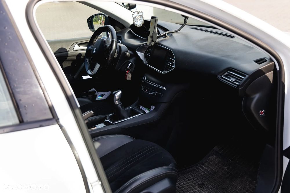 Peugeot 308 1.6 BlueHDi Style S&S - 6