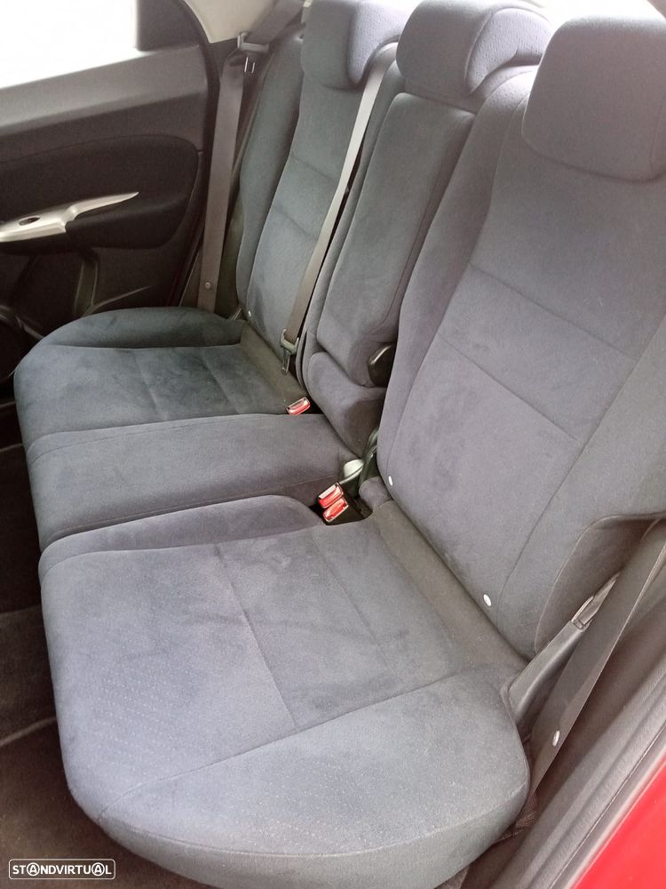 Honda Civic 1.8 Sport - 10