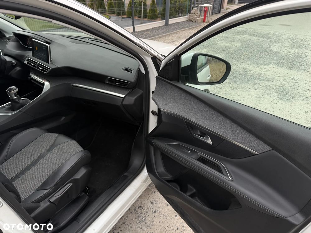 Peugeot 3008 1.5 BlueHDi Allure Pack S&S - 18