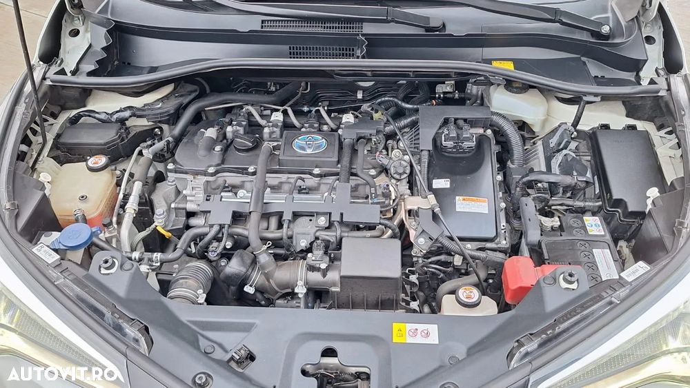 Toyota C-HR Hybrid Style Selection - 12