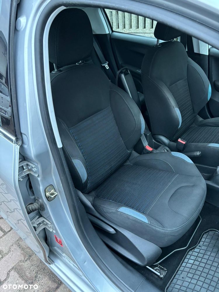 Peugeot 208 - 13