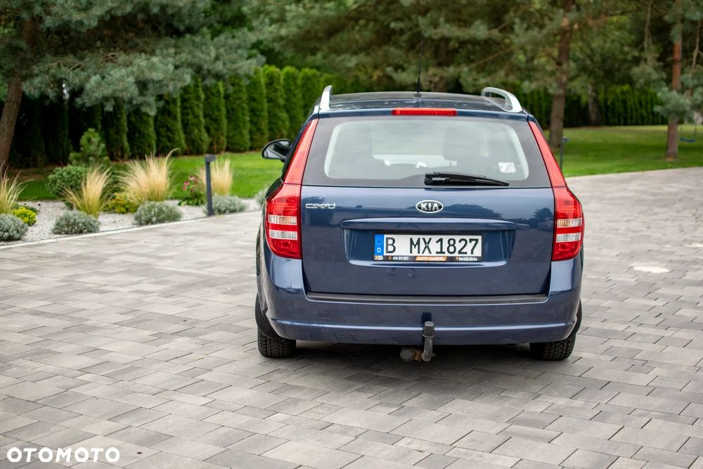 Kia Ceed - 28