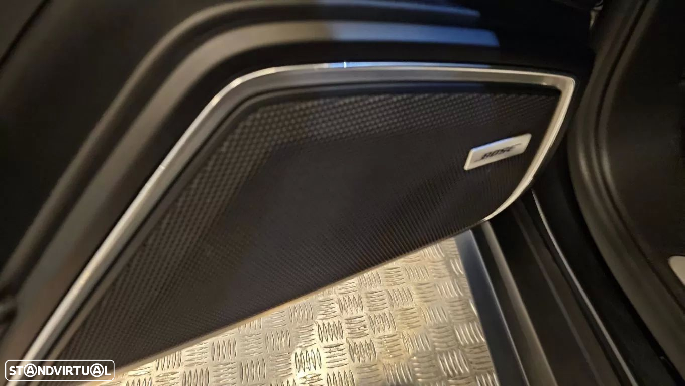 Porsche Panamera Sport Turismo 4 E-Hybrid 10 Years Edition - 31