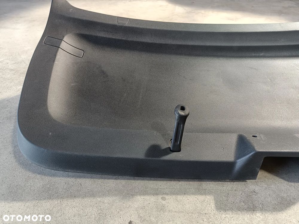 Tapicerka klapy bagażnika Skoda Karoq Boczek Plastik Osłona 57A867975 - 11