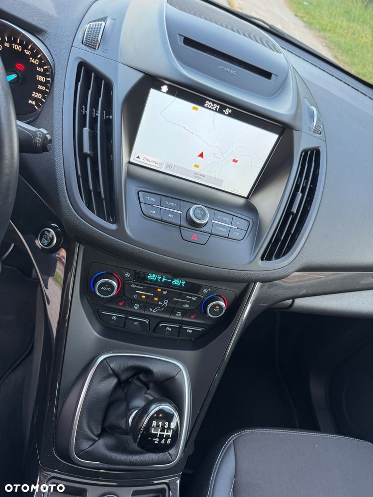 Ford Kuga 2.0 TDCi 2x4 Titanium - 23