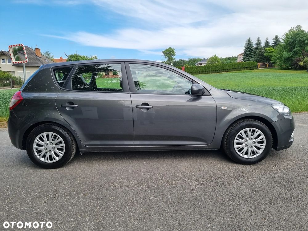 Kia Ceed 1.6 CVVT Vision - 11