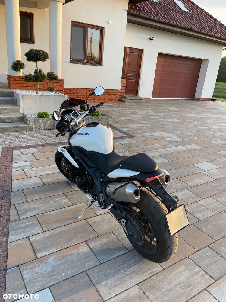 Triumph Speed Triple - 8